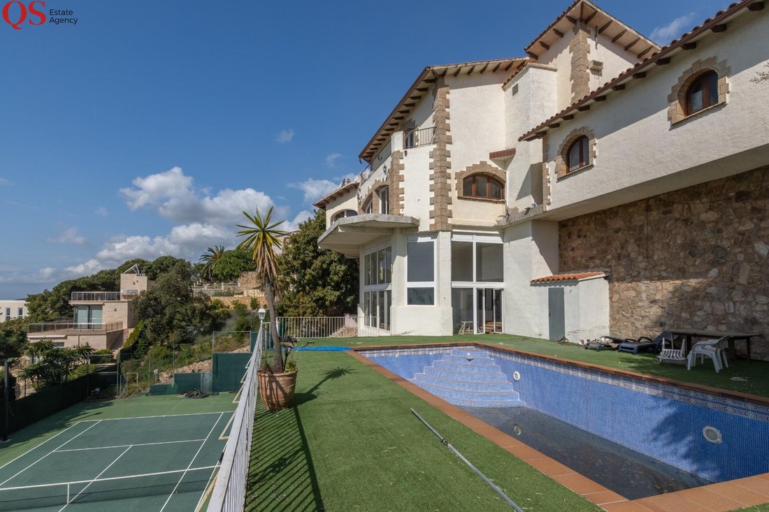 Villa in Lloret de Mar, Catalonia, Spain 1 - 17898376