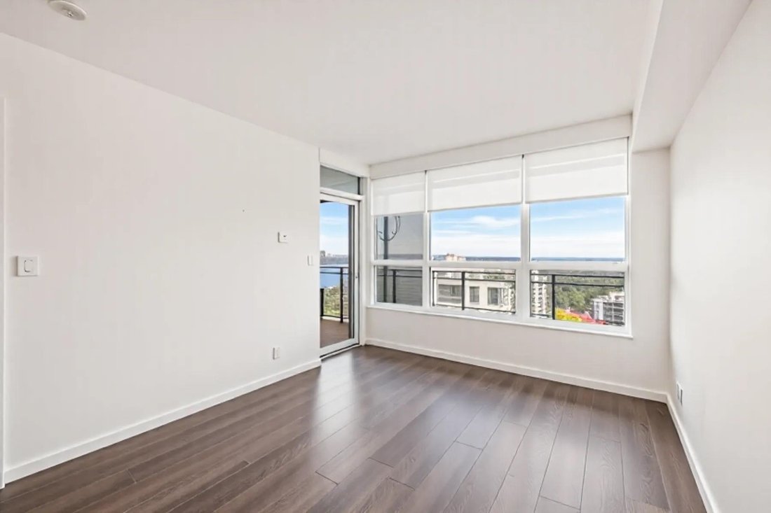 Condo in North Vancouver, British Columbia, Canada 4 - 17900258