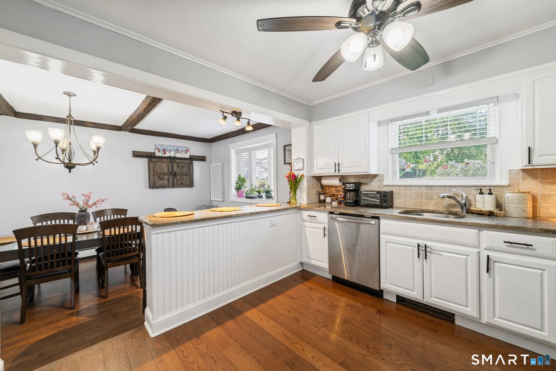 House in Trumbull, Connecticut, United States 5 - 17898770