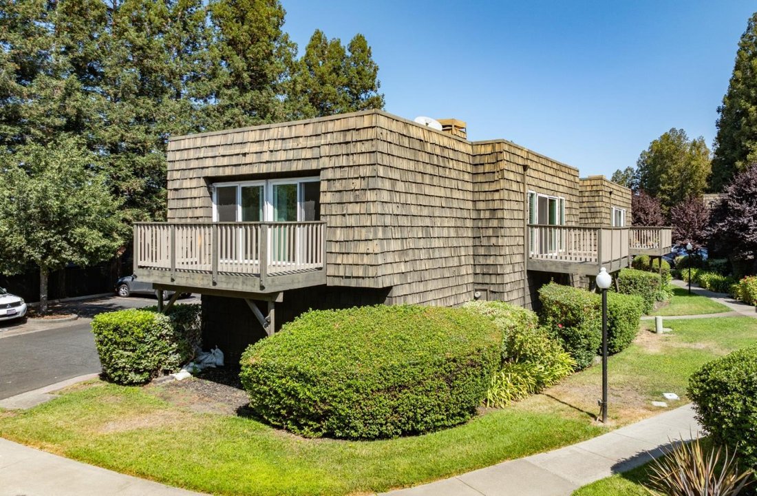 Santa Rosa, California, United States 1 - 17898399