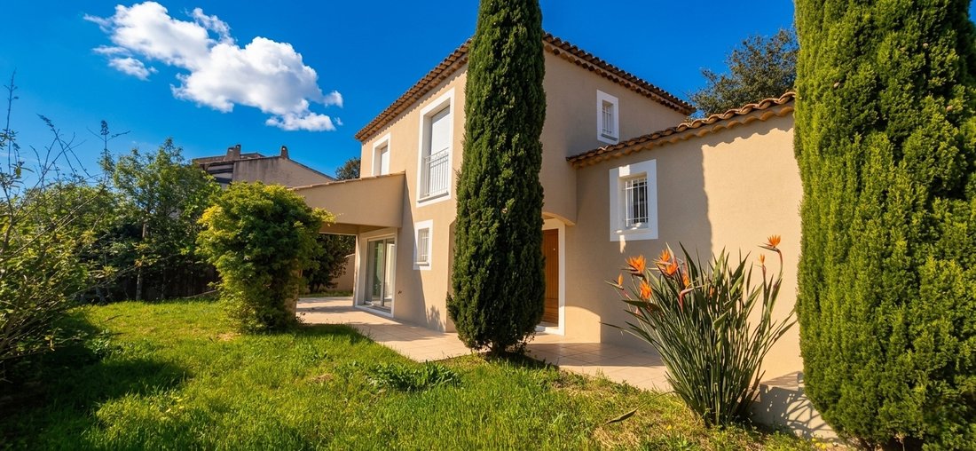 Villa in Exterieurs, Frejus, France 1 - 17896384