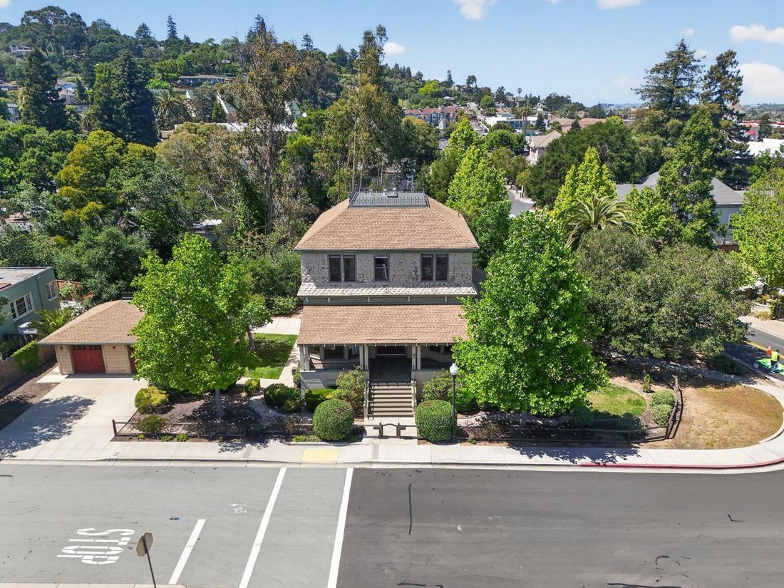 Apartment in Belmont, California, United States 1 - 17898392