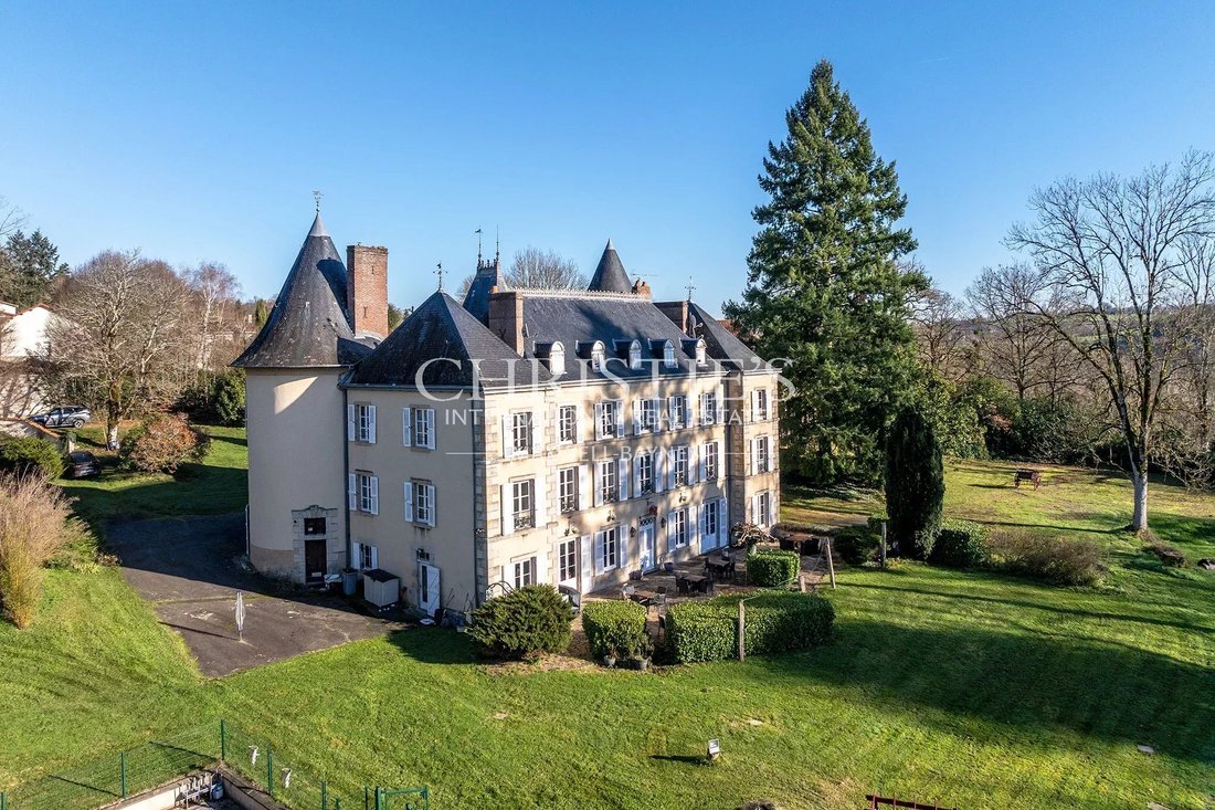 Castillo en Bénédictins-Montplaisir, Limoges, Francia 5 - 16721038