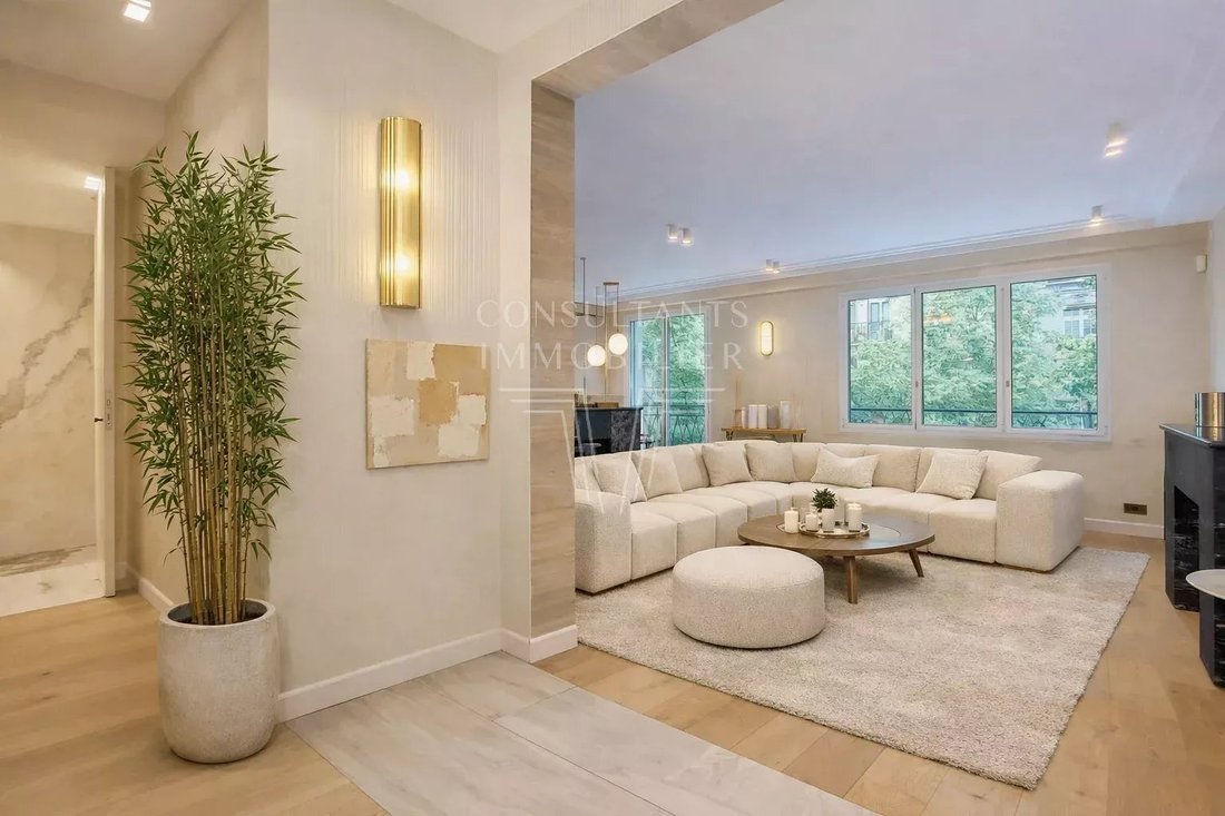 Apartment in Chaillot, Paris 16e Arrondissement, Paris 1 - 17897357