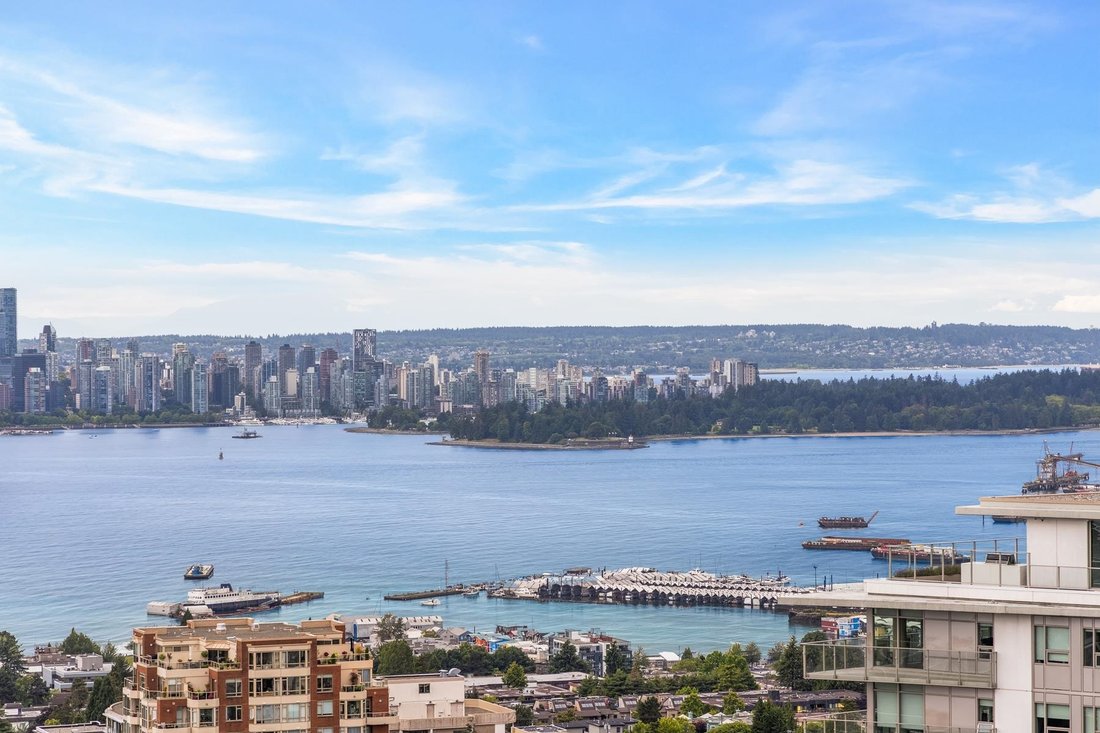 Condo in North Vancouver, British Columbia, Canada 1 - 17900258