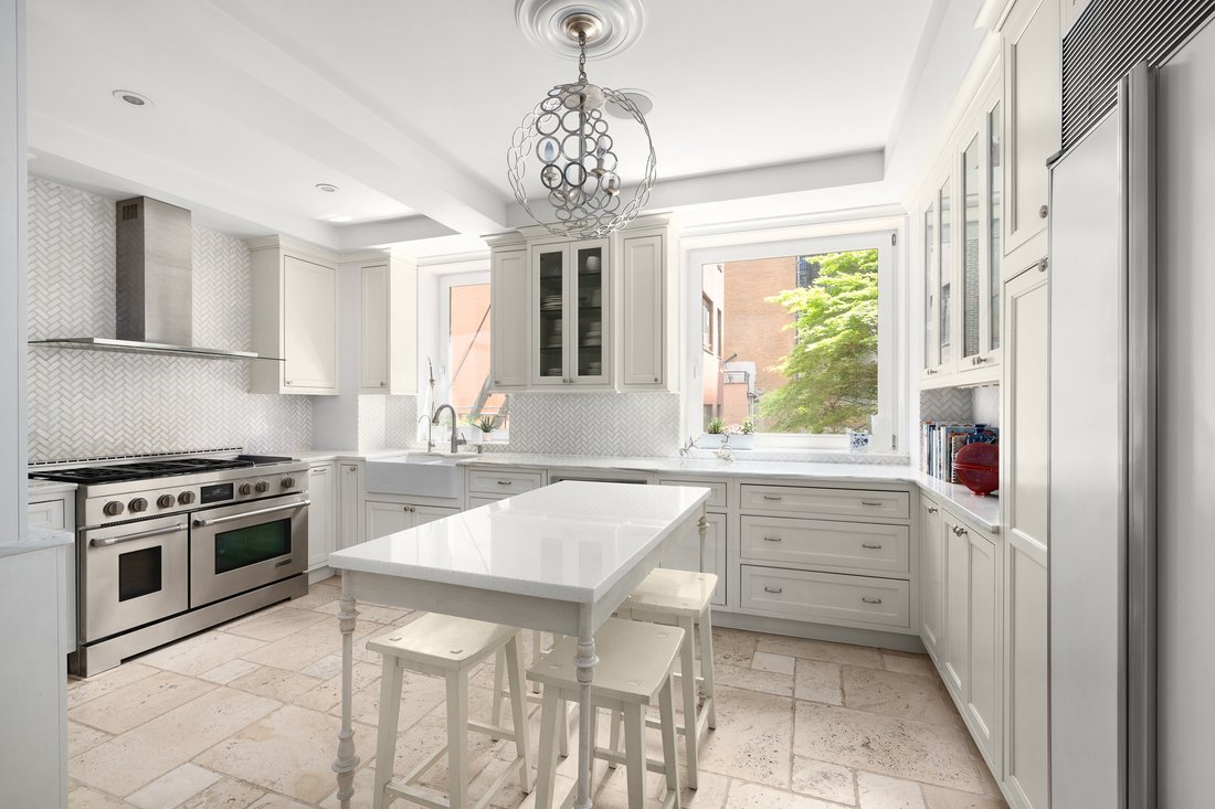 Co Op in New York, New York, United States 3 - 17896620