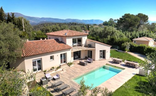 Villa in Sud, Roquefort-les-Pins, France 1