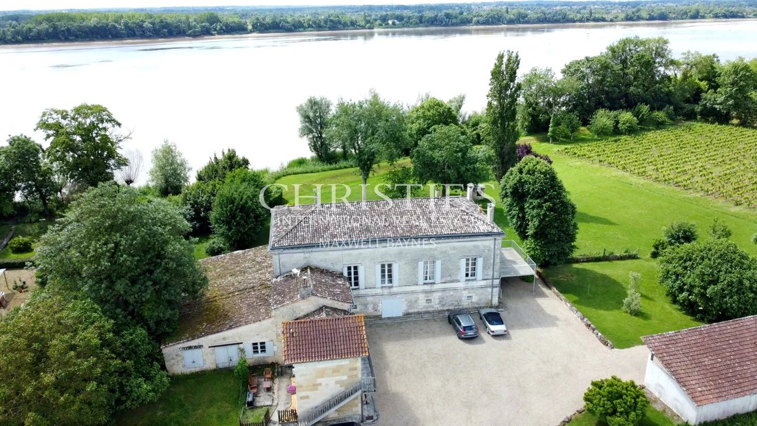 Estate in Asques, Nouvelle-Aquitaine, France 2 - 17247964