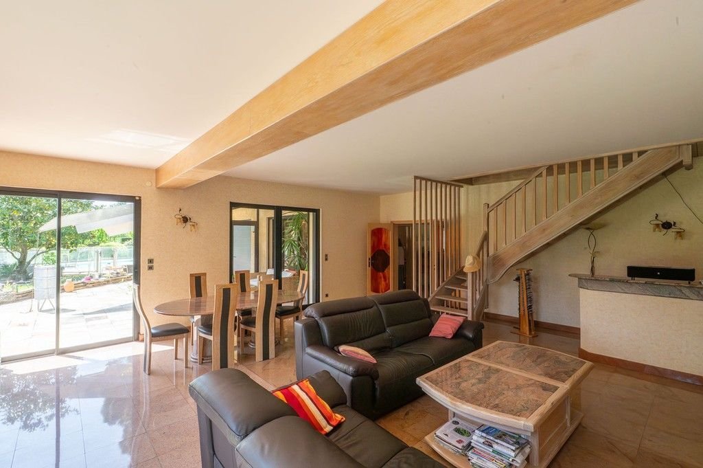 Villa in Flourens, Occitania, France 5 - 17898943