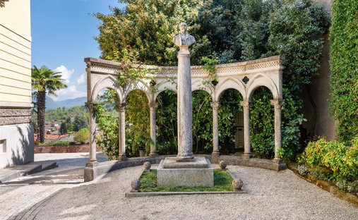 Maestoso Castello Da Riscrivere Sulla Via Francigena