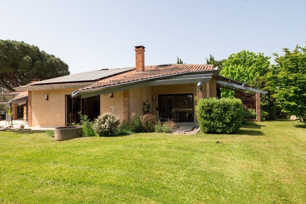 Villa in Flourens, Occitania, France 2 - 17898943