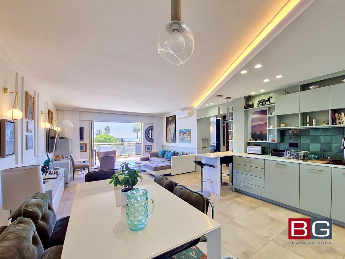 Apartment in Antibes, Provence-Alpes-Côte d'Azur, France 2 - 17897311