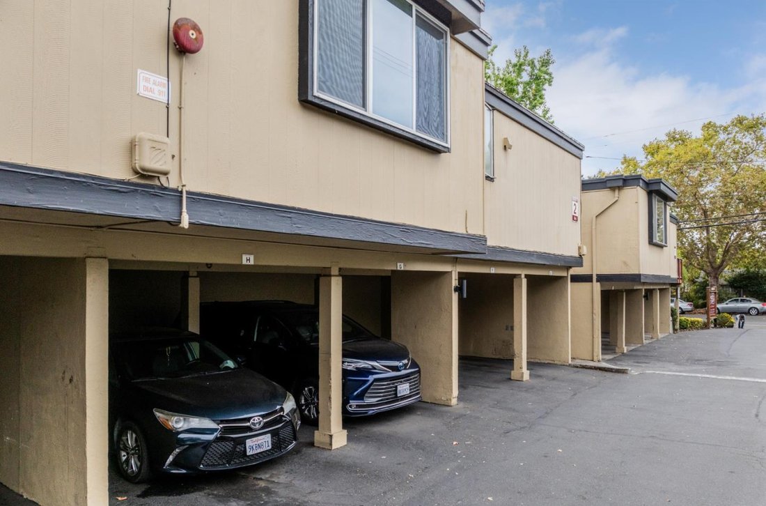 Santa Rosa, California, United States 3 - 17898395
