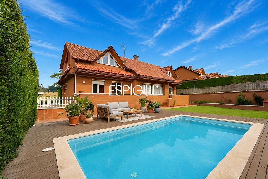 Villa in Sant Cugat del Valles, Catalonia, Spain 1 - 17890289