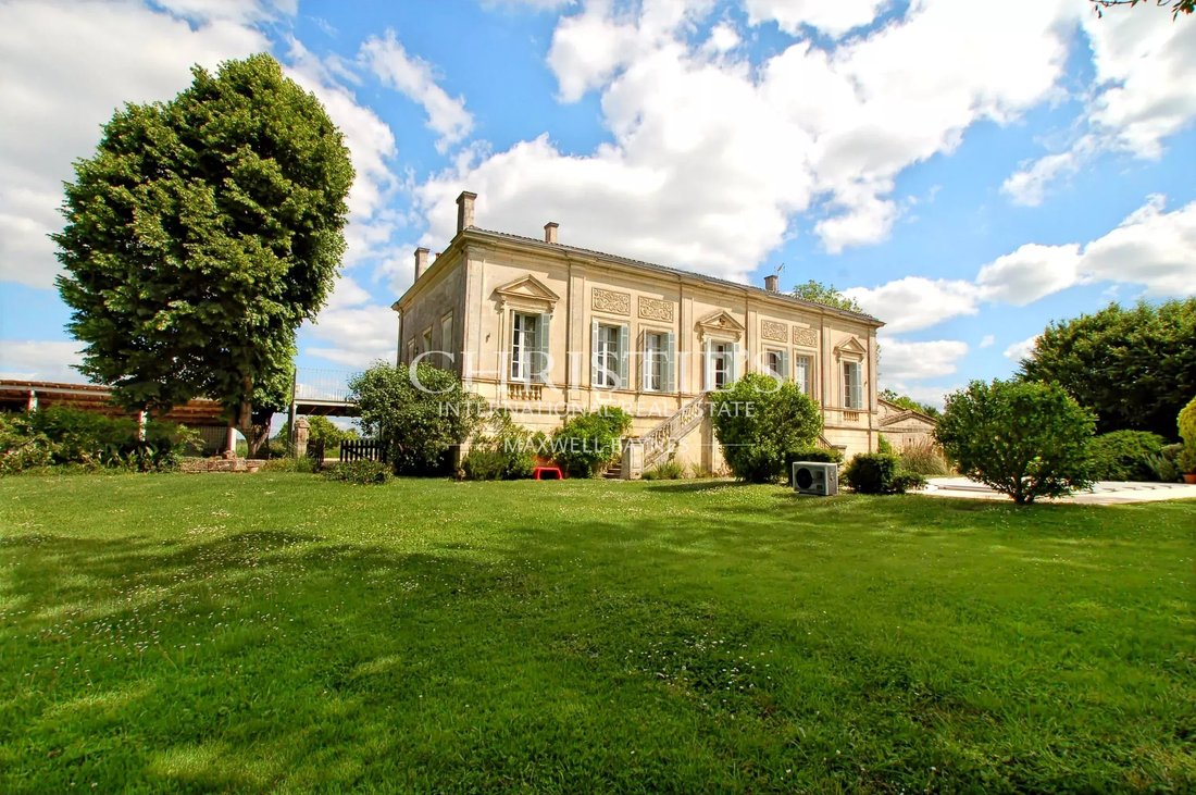 Estate in Asques, Nouvelle-Aquitaine, France 3 - 17247964