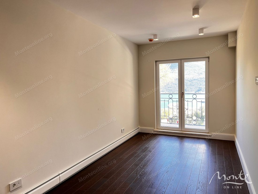 Apartment in Đenovići, Herceg Novi Municipality, Montenegro 4 - 17896180