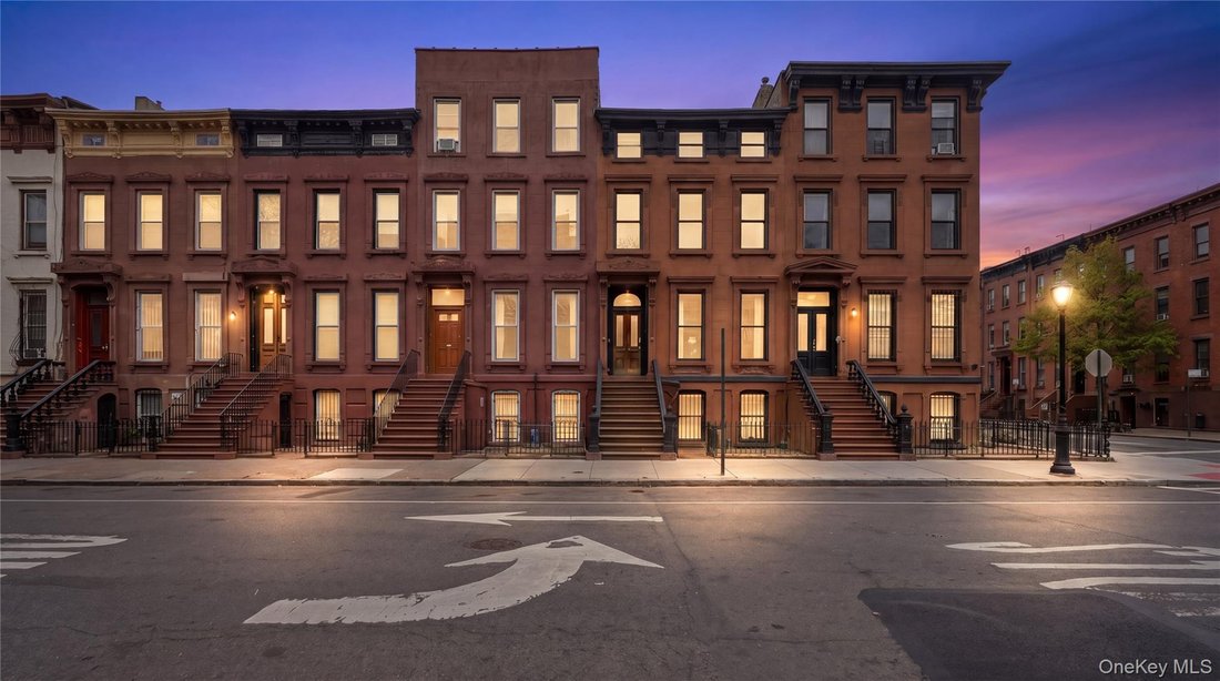 House in New York, New York, United States 2 - 17901673