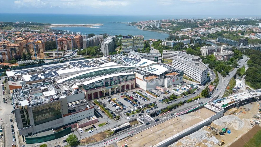 Apartment in Santa Marinha e Sao Pedro da Afurada, Porto District, Portugal 1 - 17858842