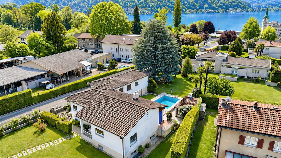 Villa in Caslano, Ticino, Switzerland 2 - 17901853