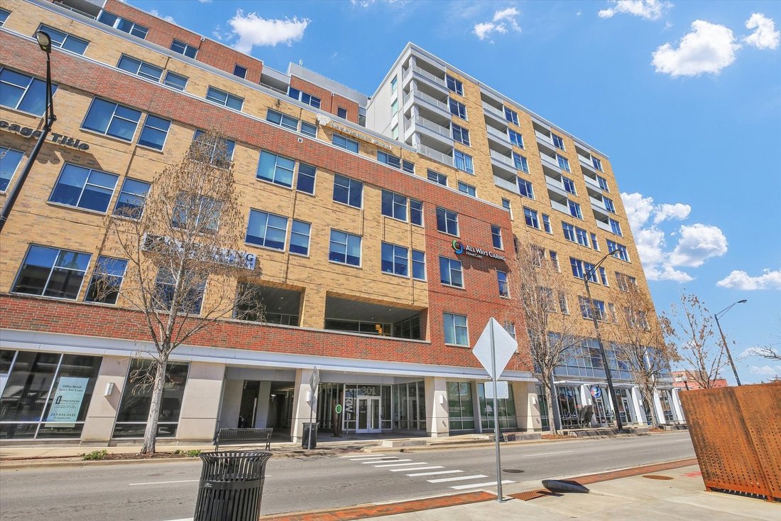 Condo in Champaign, Illinois, United States 2 - 17901714