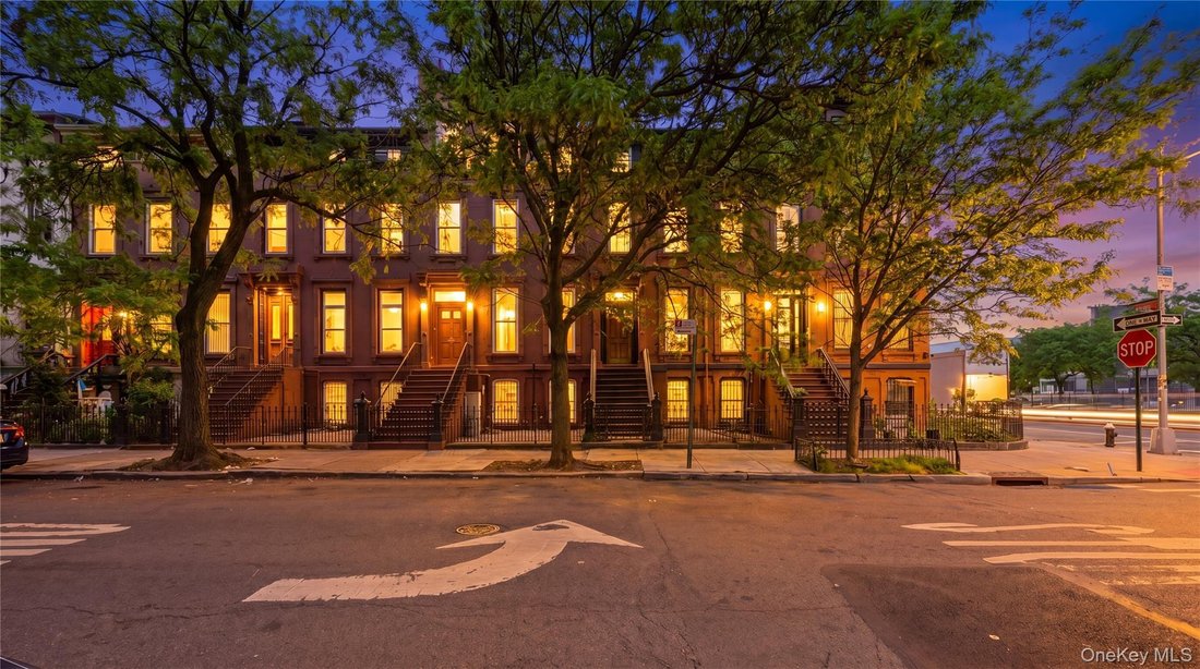 House in New York, New York, United States 1 - 17901673