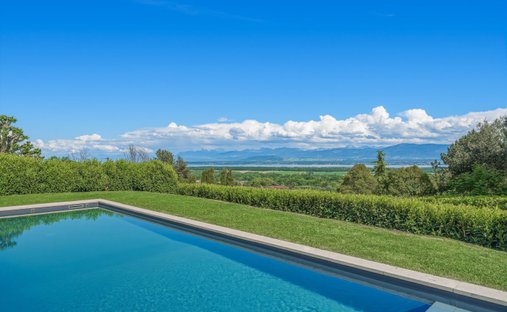 Haus in Grilly, Auvergne-Rhone-Alpen, Frankreich 1