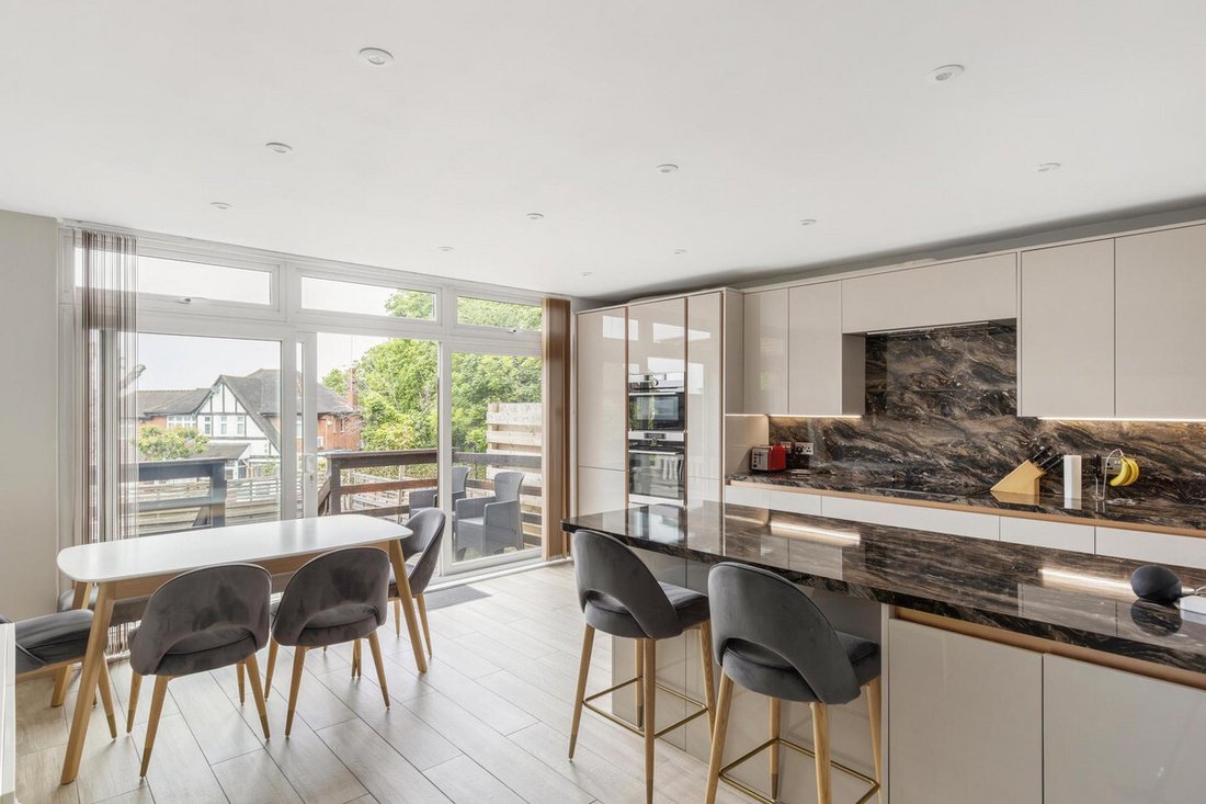House in Ealing (London Borough of Ealing), Ealing, England 2 - 17902052