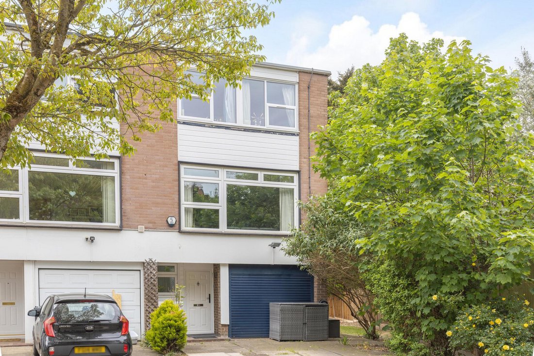 House in Ealing (London Borough of Ealing), Ealing, England 1 - 17902052