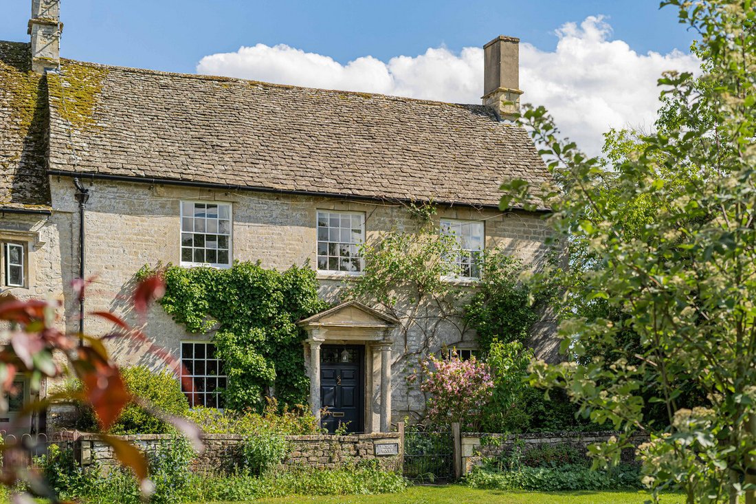 Country House in Black Bourton, England 1 - 17902040