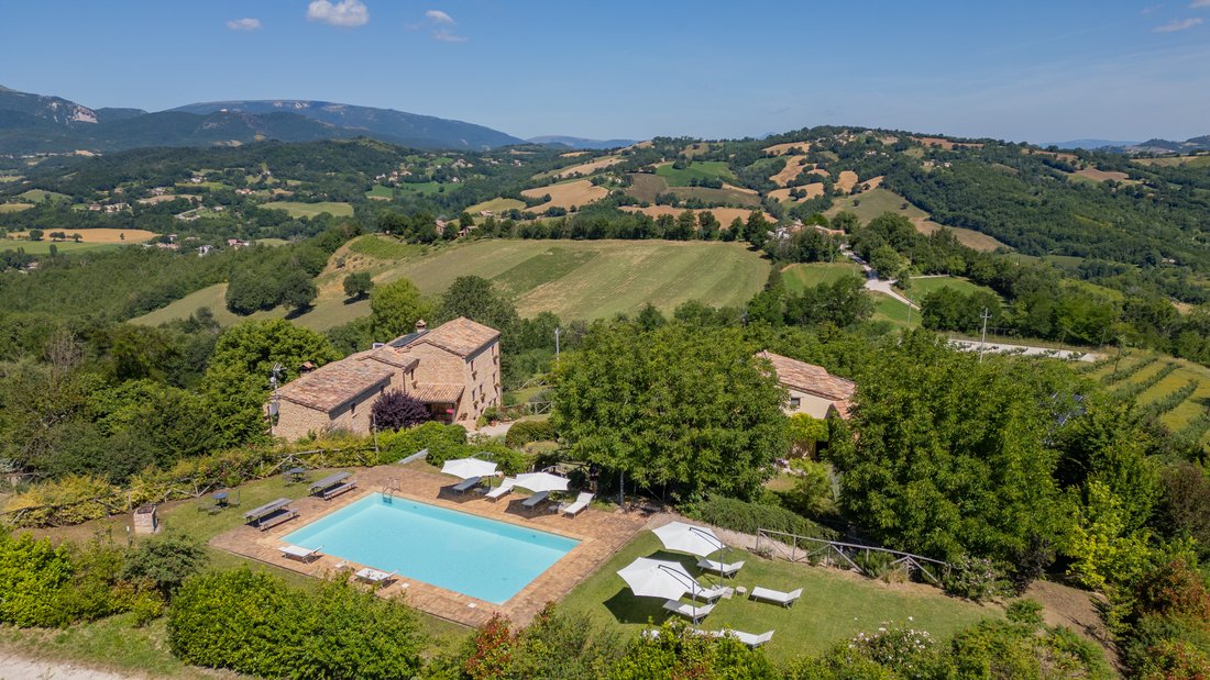 Estate in Sarnano, Marche, Italy 2 - 17902192