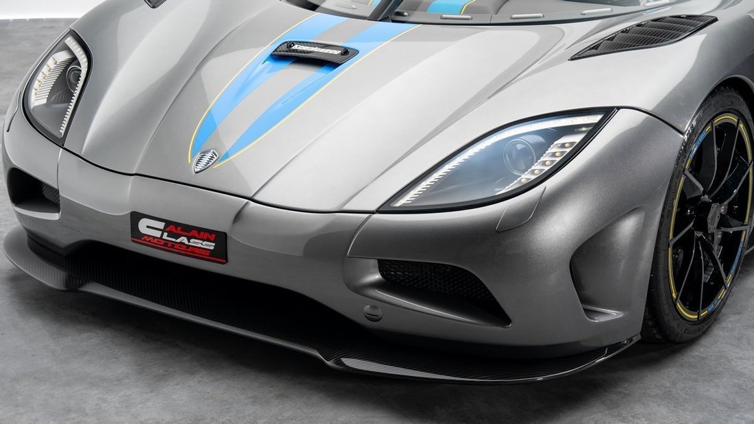 Roadster in Dubai, United Arab Emirates 5 - 17902224