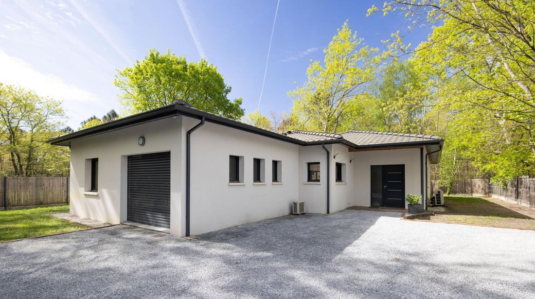 House in Le Las, Saint-Jean-d'Illac, France 2 - 17903693