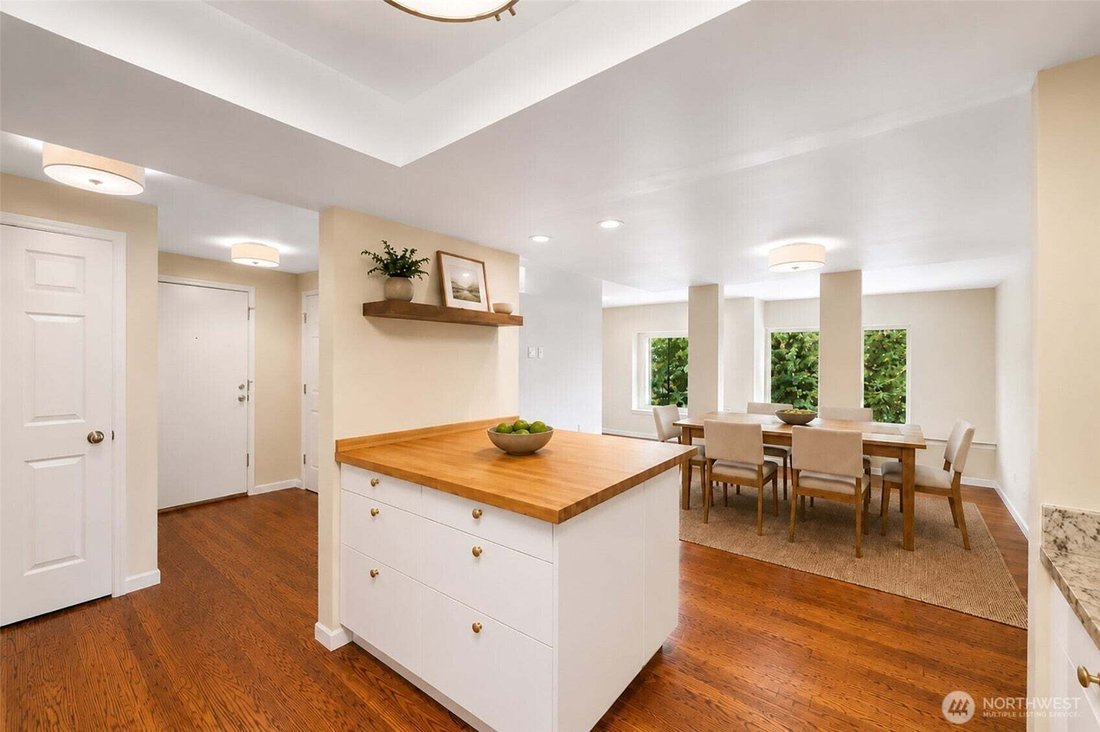 Townhouse in Bellevue, Washington, United States 5 - 17902231