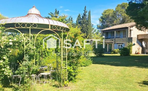House in Nevons-route d'Apt, L'Isle-sur-la-Sorgue, France 1