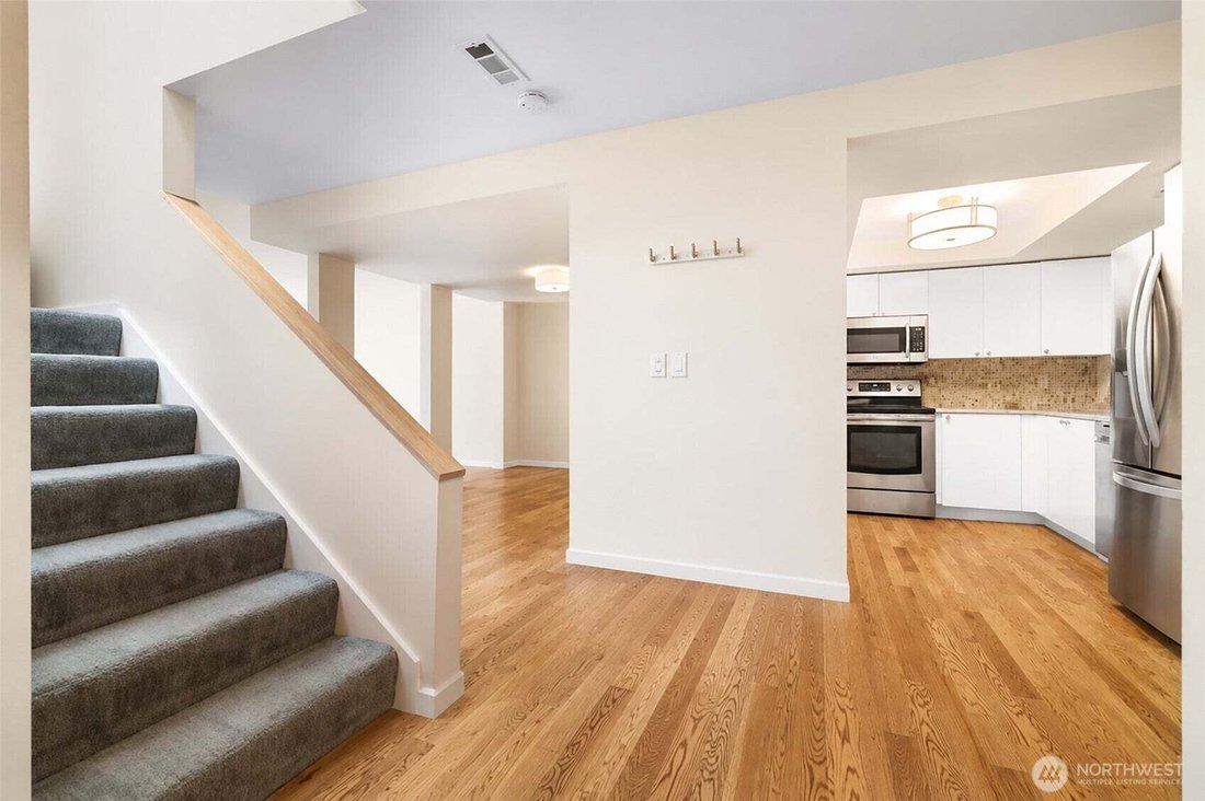 Townhouse in Bellevue, Washington, United States 3 - 17902231