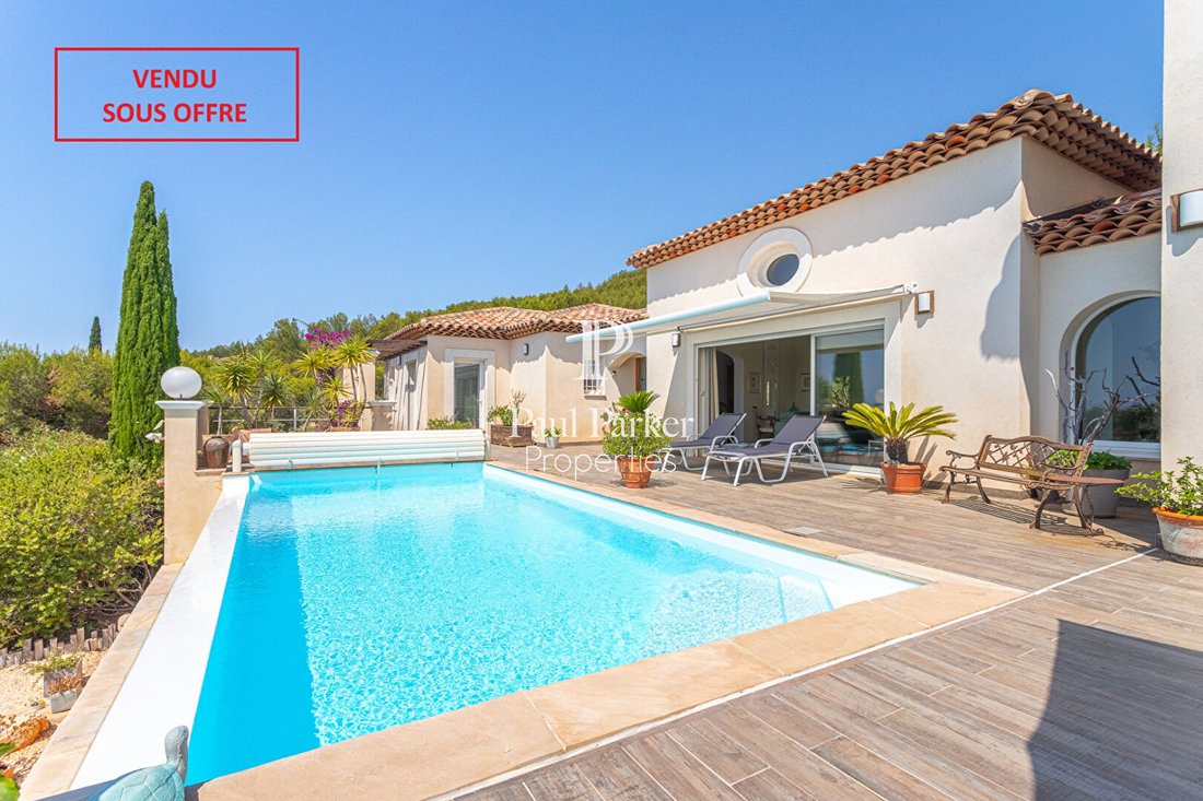 Villa in Bandol, Provence-Alpes-Côte d'Azur, France 1 - 17902373