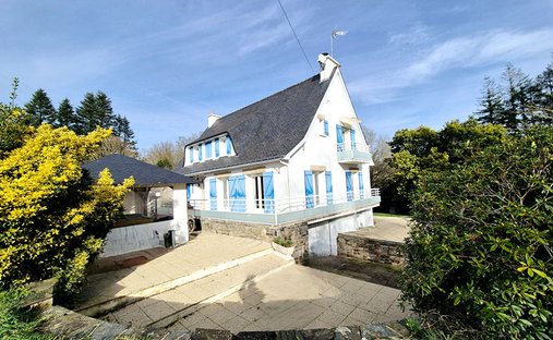 Villa in Nord, Caudan, France 1