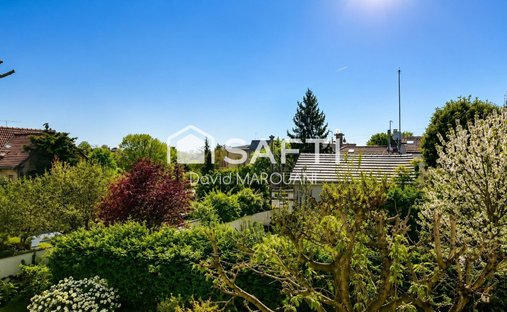 House in Centre Montmorency, Montmorency, France 1