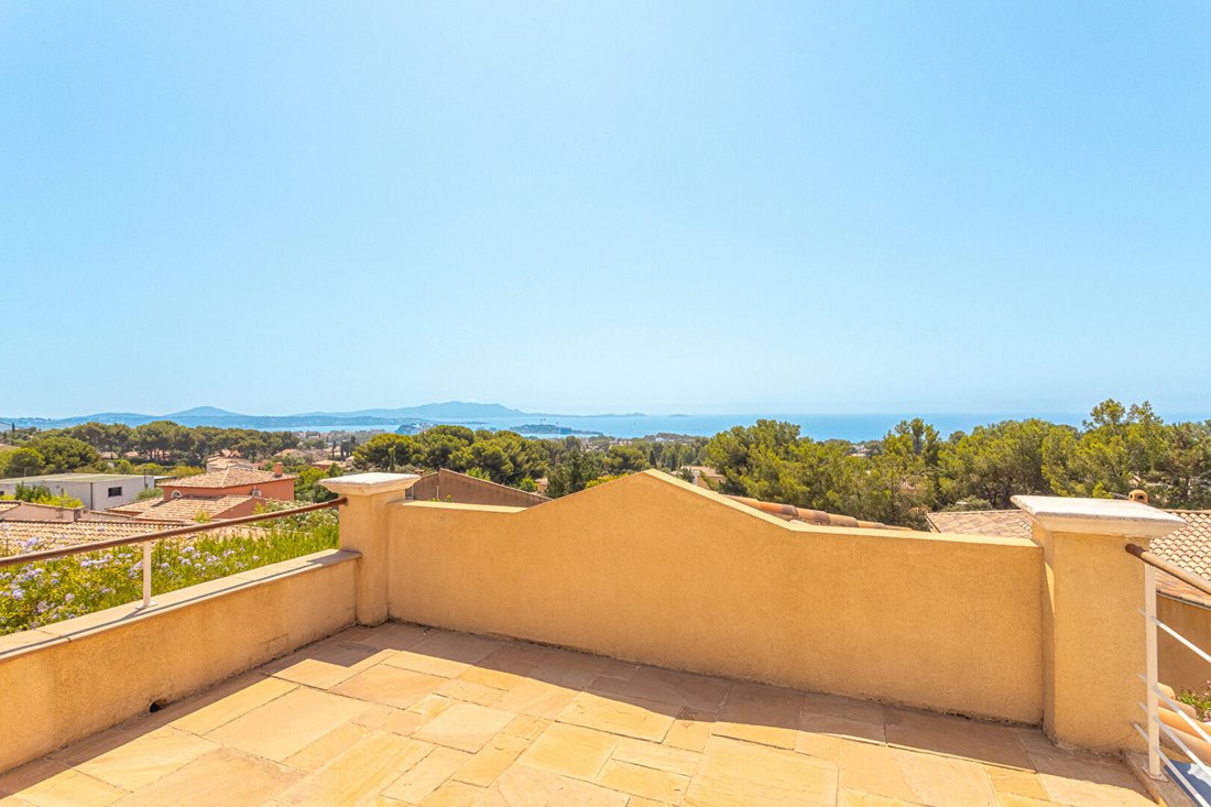 Villa in Bandol, Provence-Alpes-Côte d'Azur, France 3 - 17902373