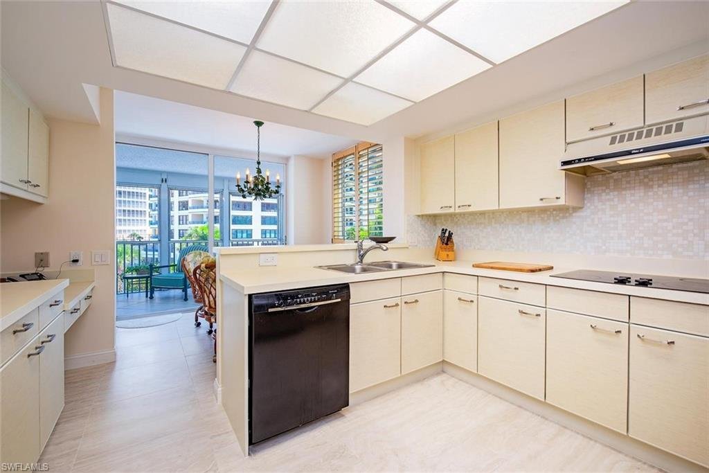 Condo in Naples, Florida, United States 4 - 17902940