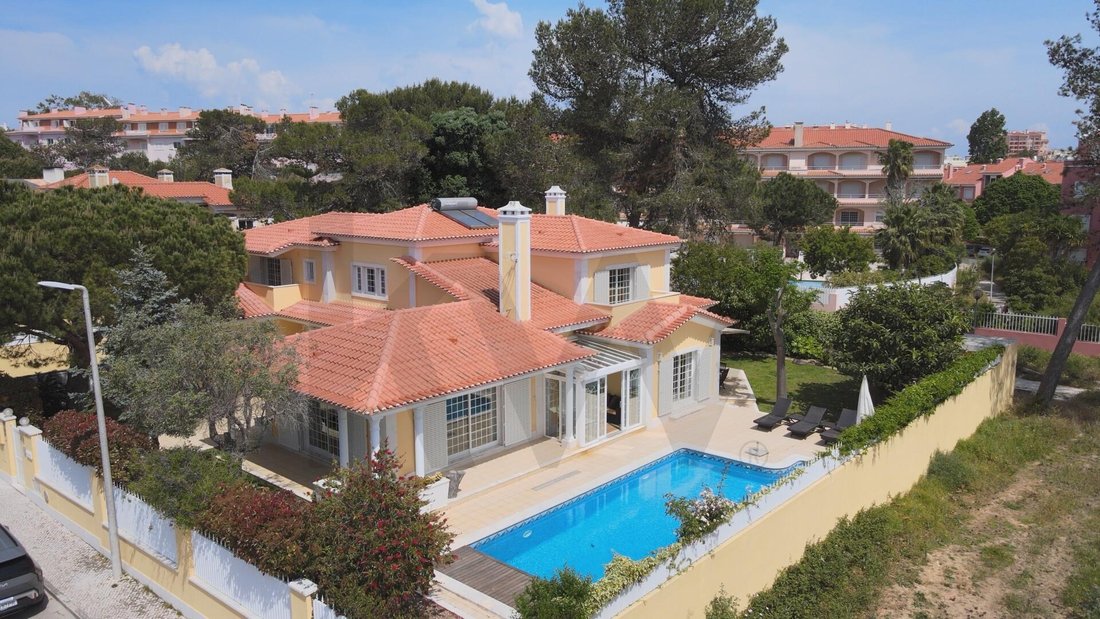 Townhouse in Cascais e Estoril, Lisbon, Portugal 1 - 17902186