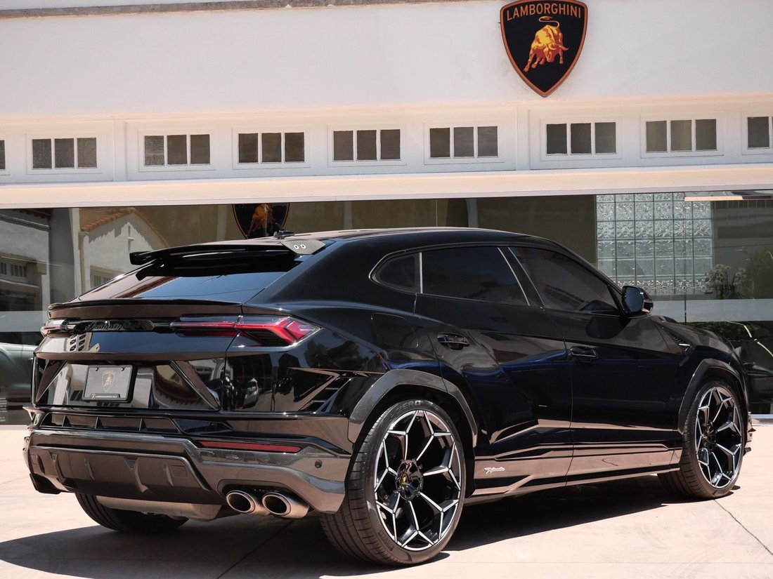 Suv in Beverly Hills, CA, United States 3 - 17902495