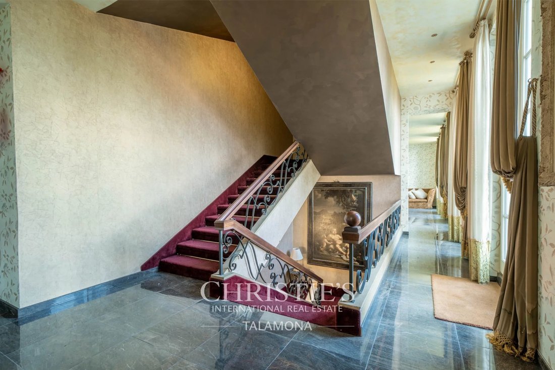 Villa in Belgirate, Piedmont, Italy 4 - 15362468