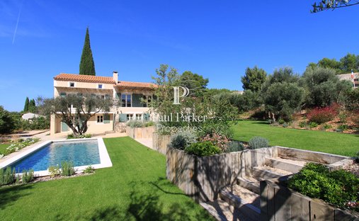 Villa in Fontvieille, Provence-Alpes-Côte d'Azur, France 1