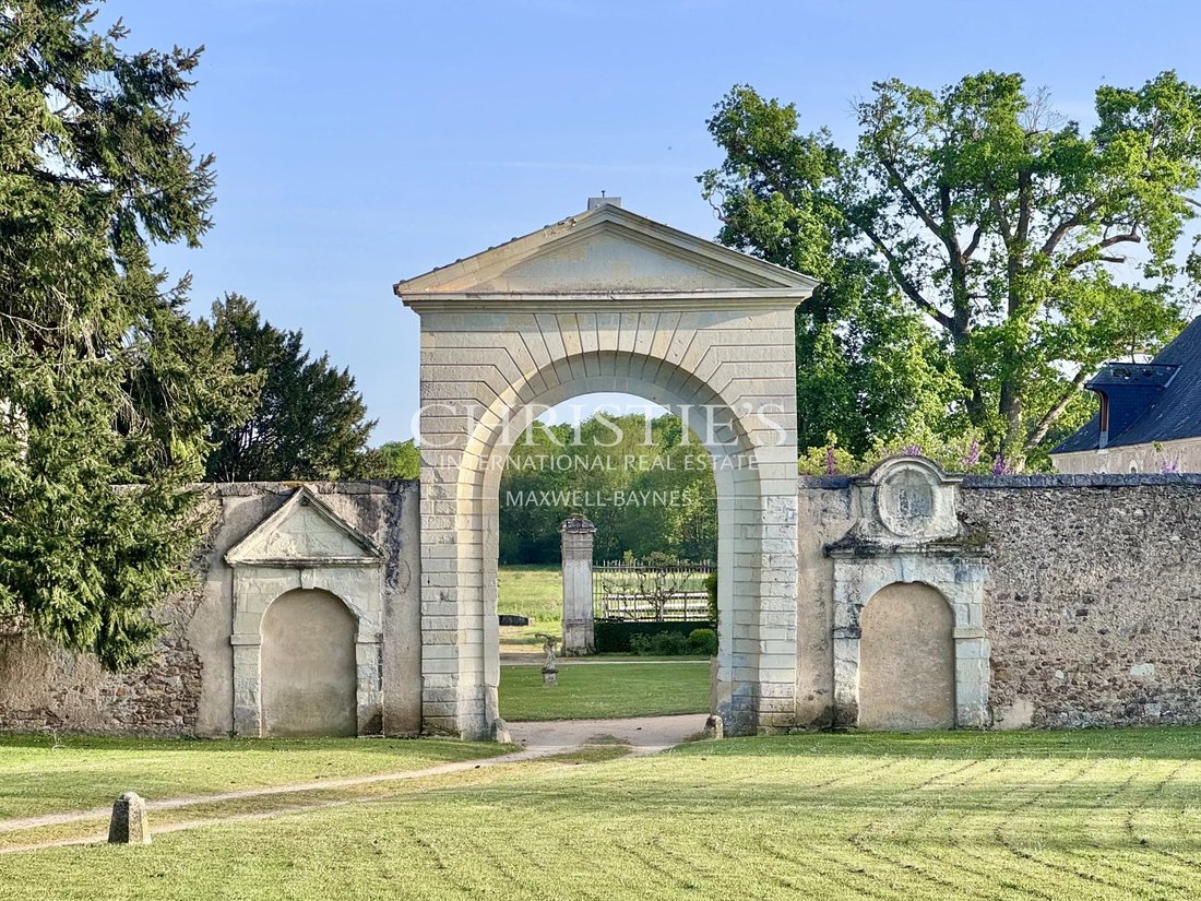 Castle in Montreux, Sablé-sur-Sarthe, France 2 - 17902616