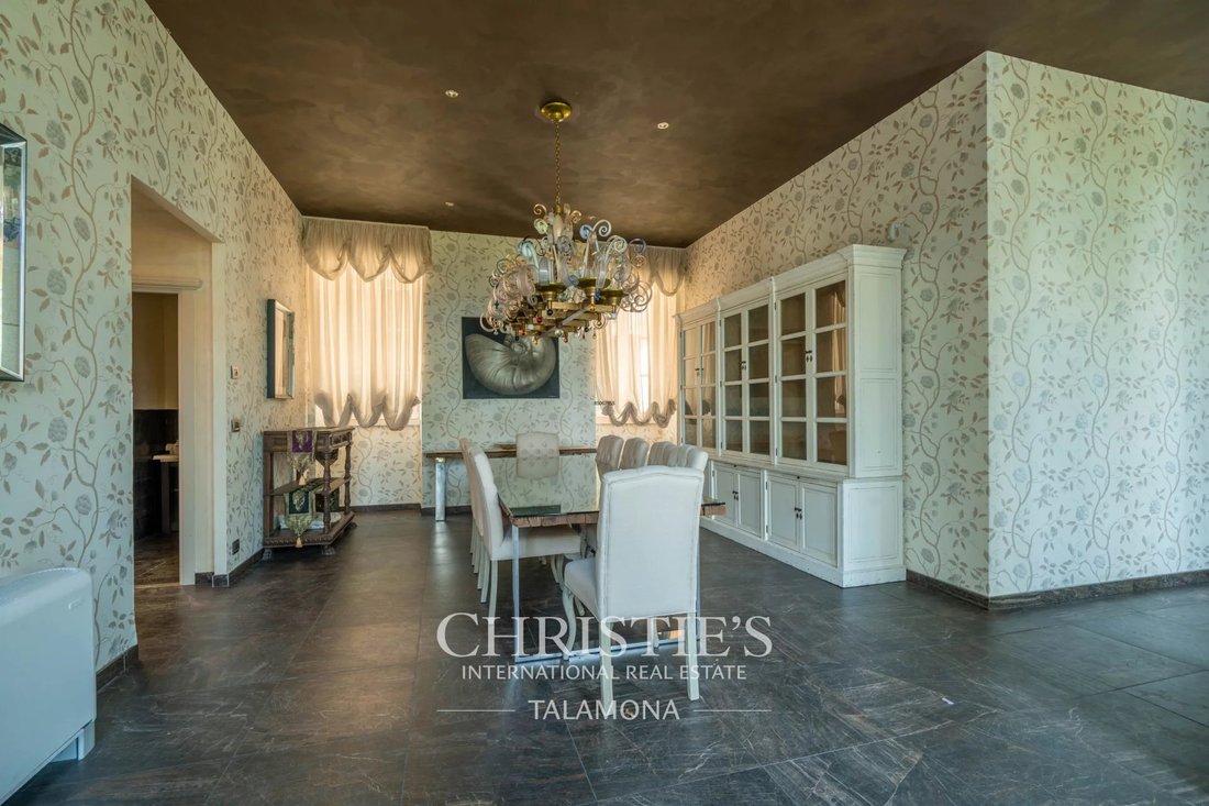 Villa in Belgirate, Piedmont, Italy 2 - 15362468