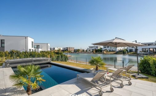 Villa in Oberwaltersdorf, Lower Austria, Austria 1