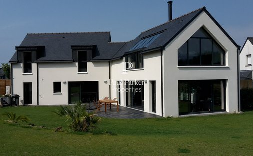 Villa in Arzon, Brittany, France 1