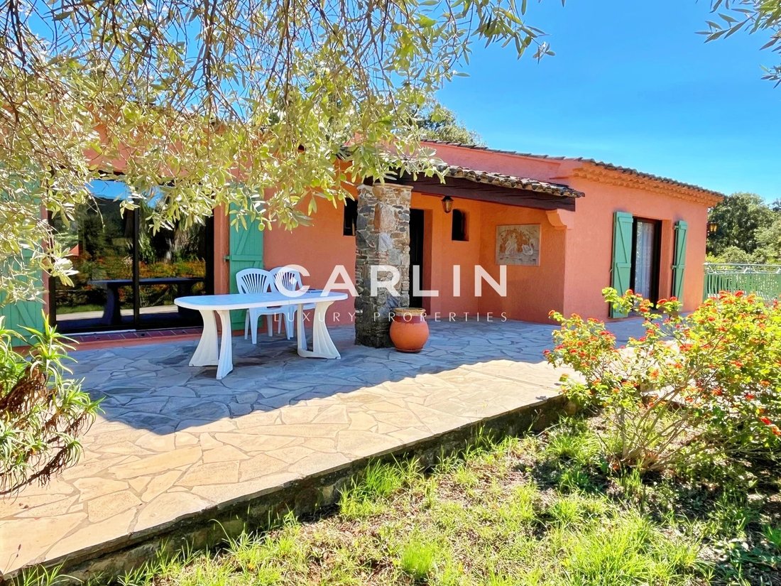 Villa in La Môle, Provence-Alpes-Côte d'Azur, France 1 - 17902571
