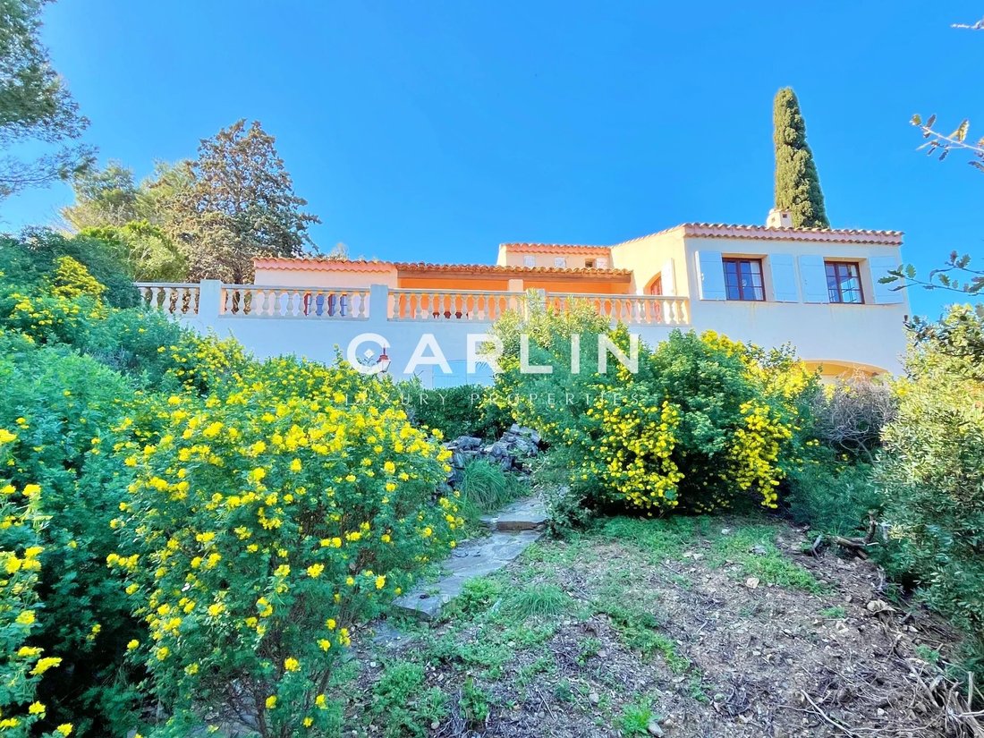 Villa in Ramatuelle, Provence-Alpes-Côte d'Azur, France 2 - 17902562